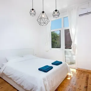 Apartment The White - Bogoridi Main Street, Burgas